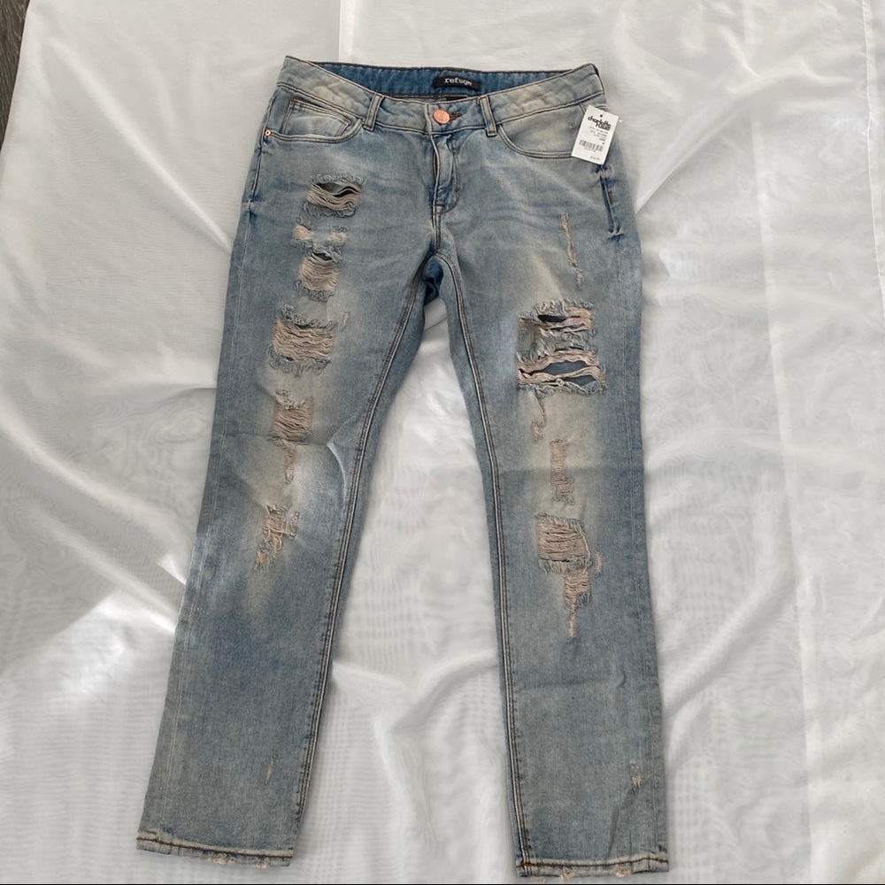 Charlotte Russe distressed jeans sz 4